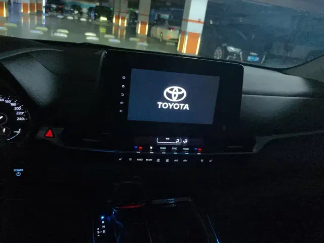Toyota Granvia — Фото автомобиля 13