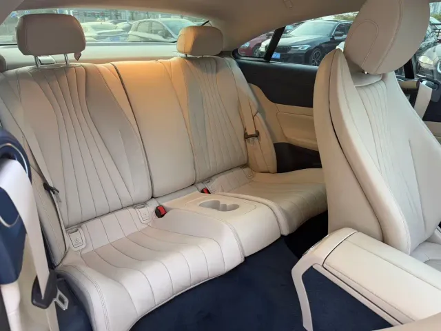 Mercedes-Benz E-Class — Фото автомобиля 6