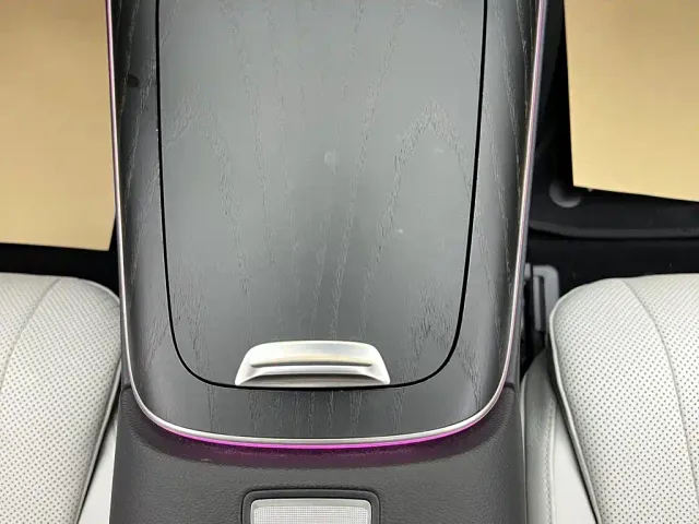 Mercedes-Benz E-Class — Фото автомобиля 19