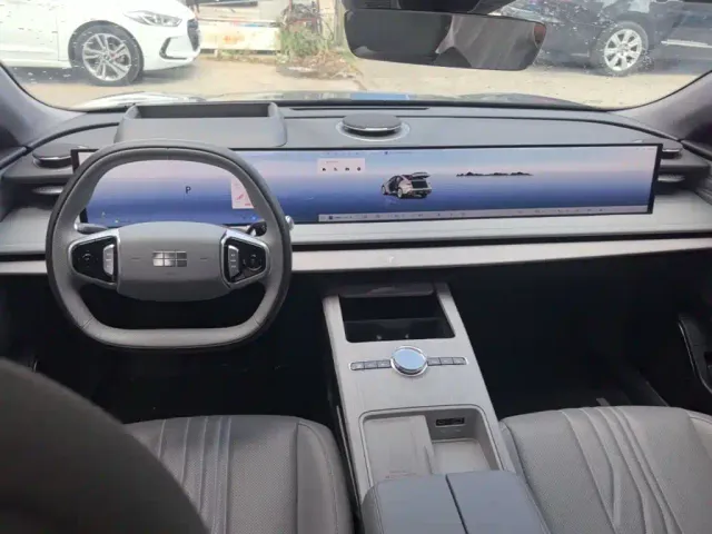 Geely Galaxy E8 — Фото автомобиля 5