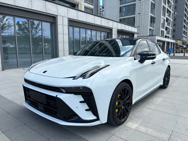 Фотография автомобиля — Lynk & Co 03