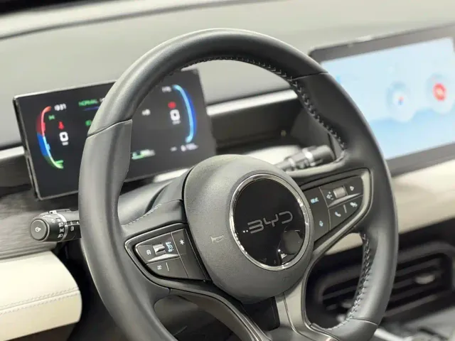 BYD Seal 05 DM-i — Фото автомобиля 21