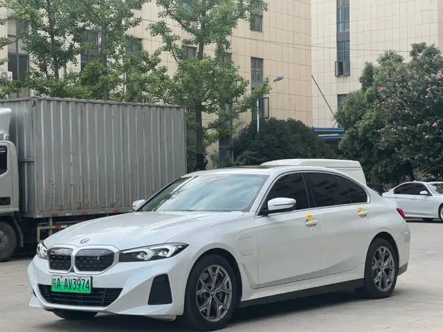 Фотография автомобиля — BMW i3