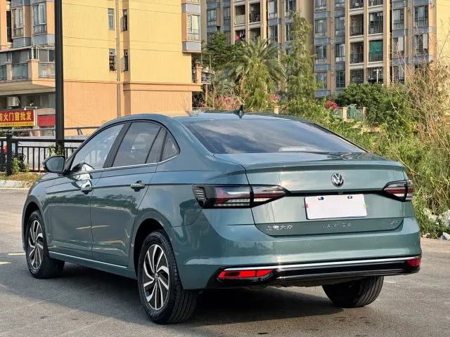Volkswagen Lavida — Фото автомобиля 10