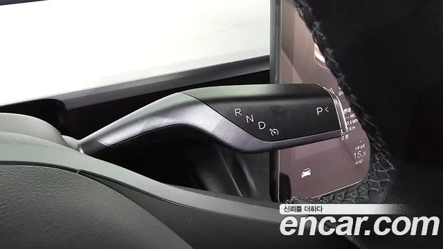 Tesla Model Y — Фото автомобиля 8