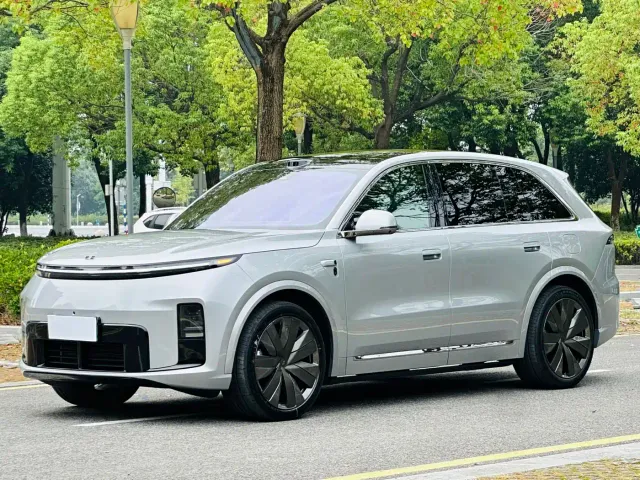 Фотография автомобиля — Li Auto L8