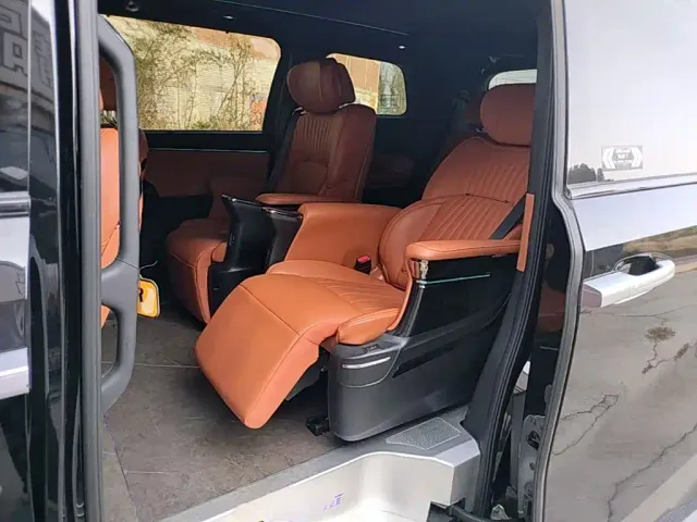 GAC Trumpchi M8 — Фото автомобиля 16