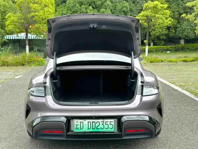 Xiaomi SU7 — Фото автомобиля 17