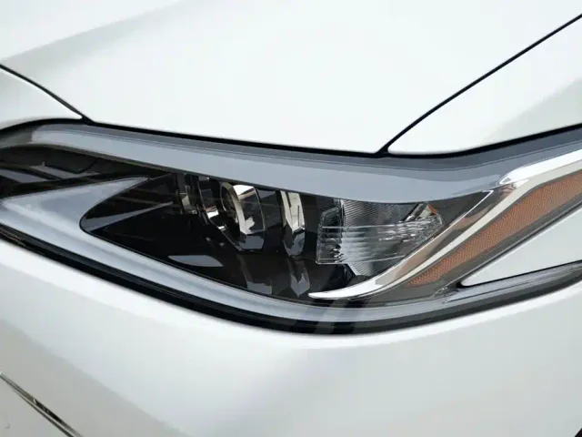 Lexus ES — Фото автомобиля 15