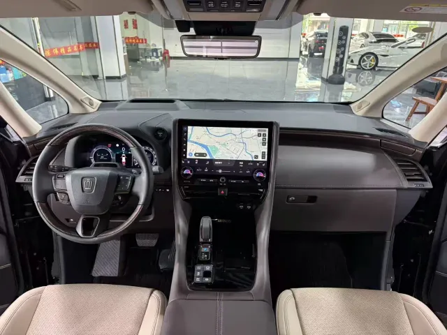 Toyota Vellfire — Фото автомобиля 7