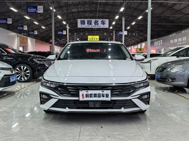 Hyundai Elantra — Фото автомобиля 2