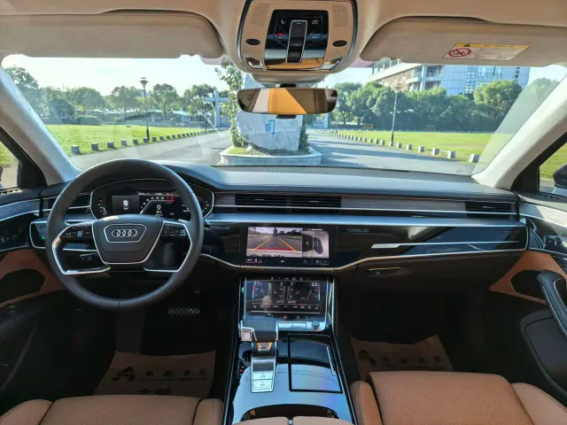 Audi A8 — Фото автомобиля 6