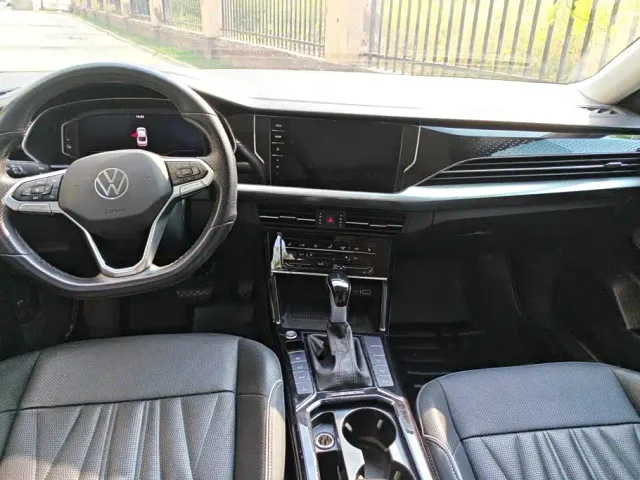 Volkswagen Passat — Фото автомобиля 12