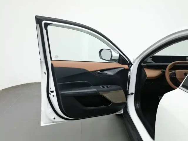 Changan Eado — Фото автомобиля 8