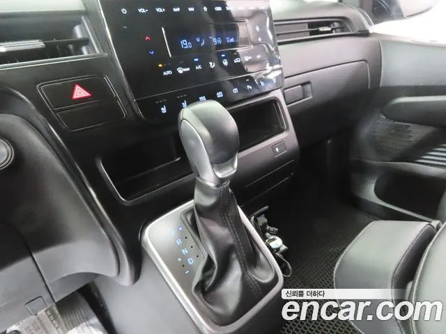 Hyundai Staria Staria — Фото автомобиля 10
