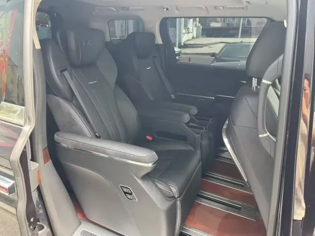 Hongqi Hongqi HQ9 PHEV 2024 Model 2.0T AWD Luxury Edition — Фото автомобиля 4