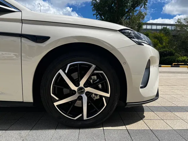 BYD Seal 07 DM-i — Фото автомобиля 22