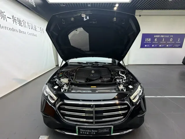 Mercedes-Benz E-Class — Фото автомобиля 3
