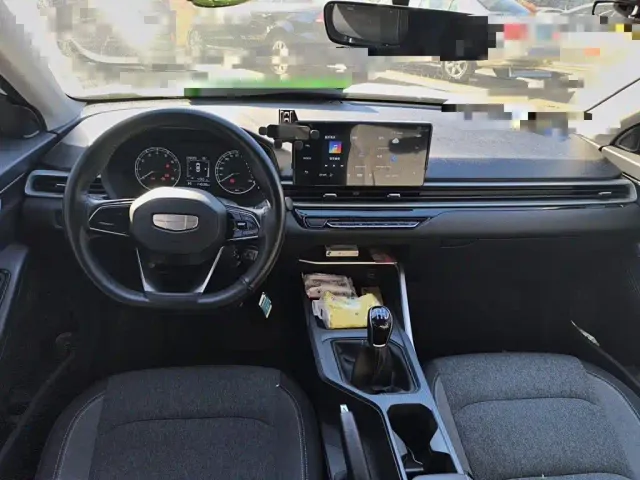 Geely Emgrand — Фото автомобиля 10