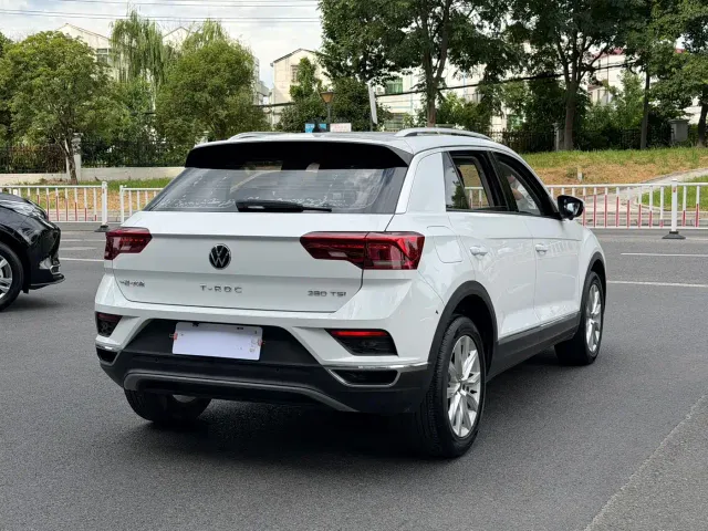 Volkswagen T-Roc — Фото автомобиля 5