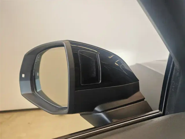 Audi Q5L Sportback — Фото автомобиля 13