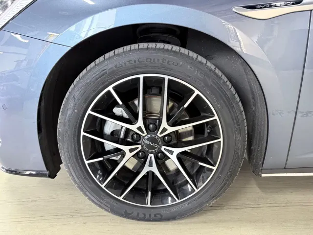 BYD Seal — Фото автомобиля 13