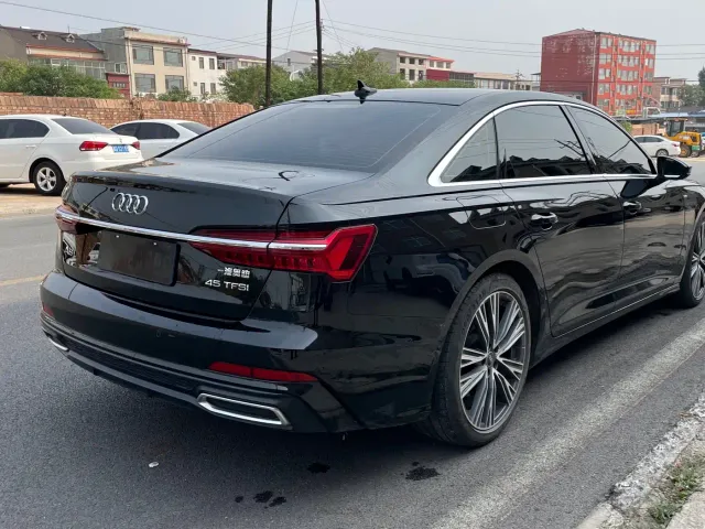 Audi A6L — Фото автомобиля 9