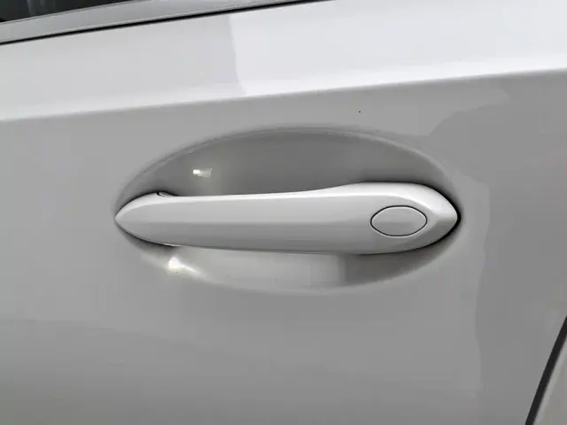 BMW 3 Series — Фото автомобиля 18