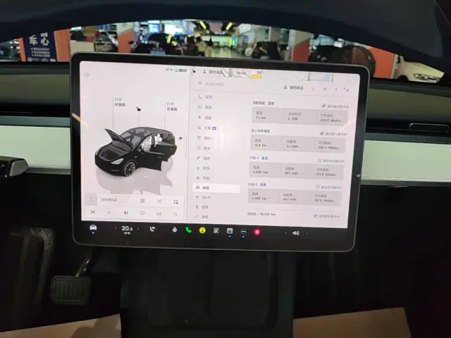 Tesla Model Y — Фото автомобиля 12