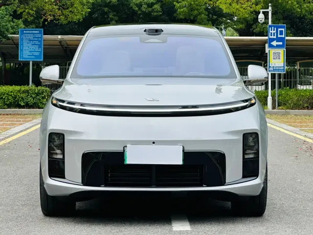 Li Auto Li L8 — Фото автомобиля 2