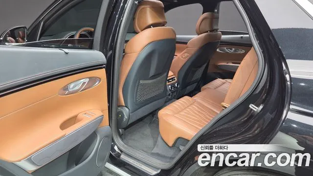 Genesis GV70 — Фото автомобиля 12