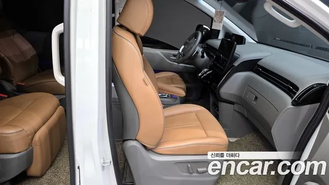 Hyundai Staria Staria 4WD Lounge 7 мест — Фото автомобиля 12