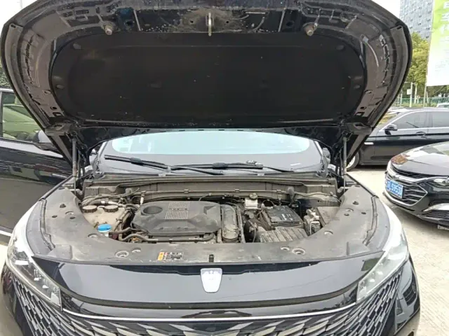 Roewe RX5 — Фото автомобиля 19