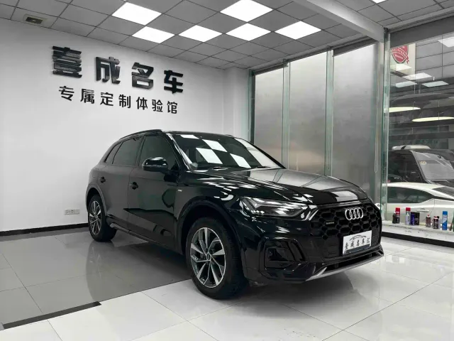 Audi Q5L — Фото автомобиля 3