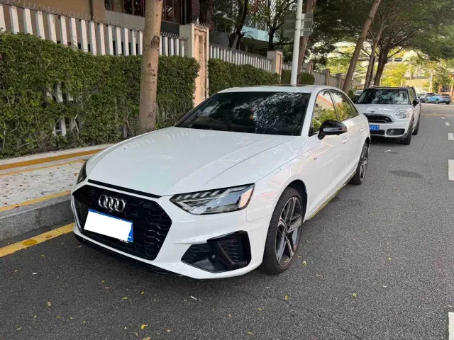 Фотография автомобиля — Audi A4L