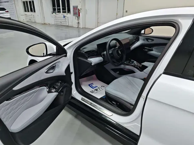 BYD Seal — Фото автомобиля 11