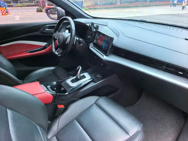 MG MG5 2021 300TGI DCT Youth Luxury Premium Edition — Фото автомобиля 11