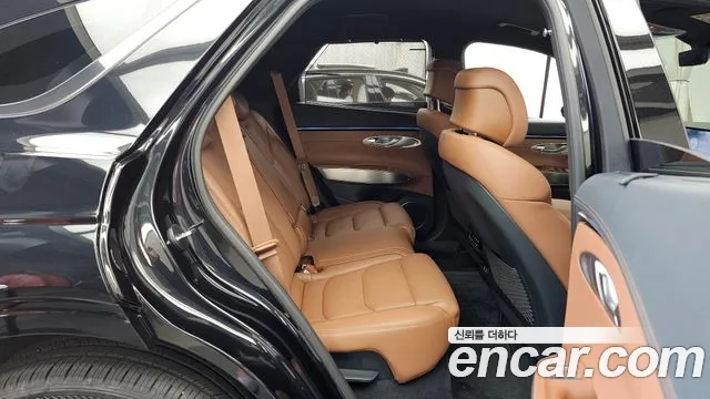 Genesis GV70 2.5T Бензин AWD — Фото автомобиля 11