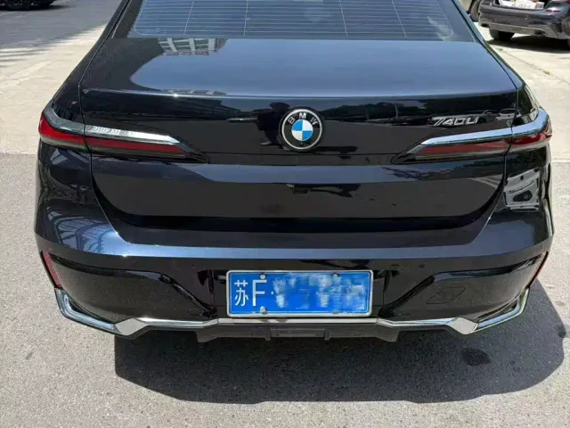 BMW 7 Series — Фото автомобиля 9