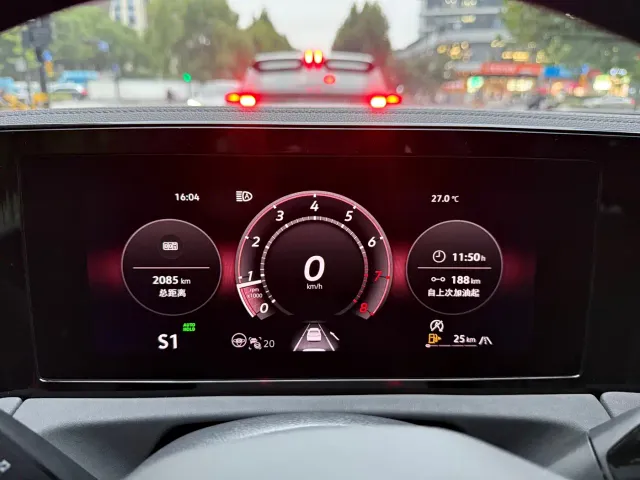 Volkswagen Tiguan L — Фото автомобиля 16