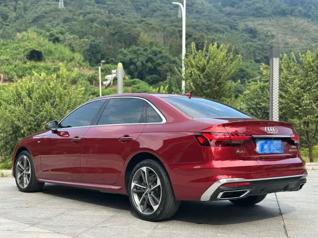 Audi A4L — Фото автомобиля 11