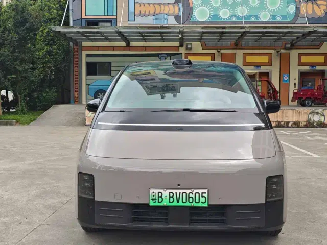 Li Auto MEGA — Фото автомобиля 2