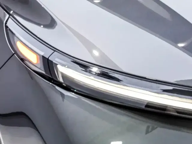 Li Auto L8 — Фото автомобиля 20