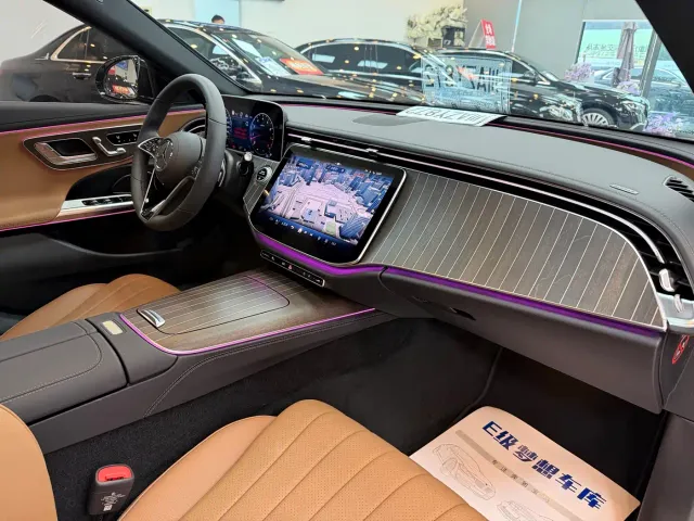 Mercedes-Benz E-Class — Фото автомобиля 17