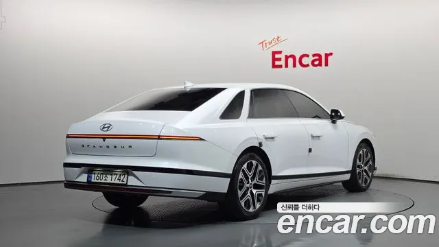 Hyundai Grandeur GN7 — Фото автомобиля 2