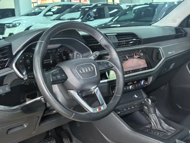 Audi Q3 Sportback — Фото автомобиля 11