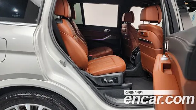 BMW X7 — Фото автомобиля 12