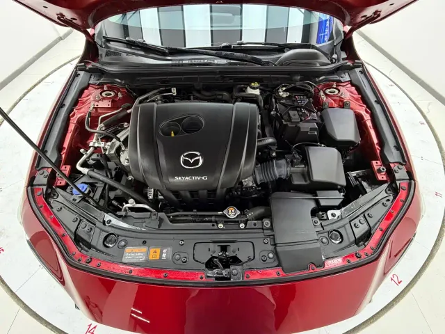 Mazda Axela — Фото автомобиля 11