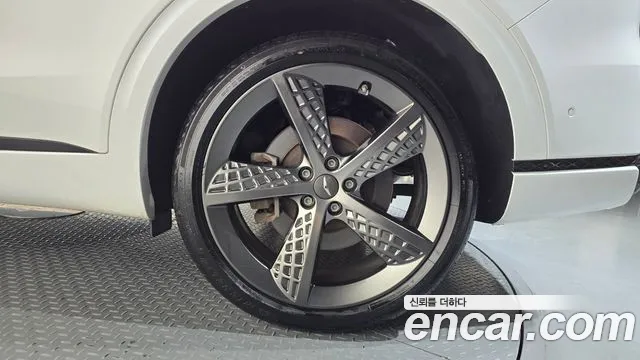 Genesis GV70 — Фото автомобиля 6