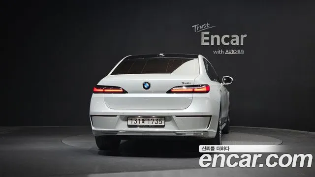 BMW 7 Series G70 — Фото автомобиля 4